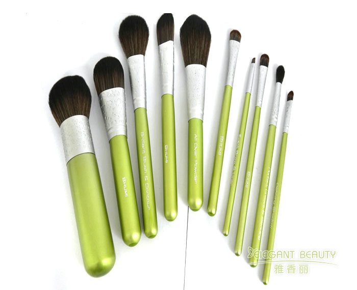  如何選擇適合自己膚質(zhì)的化妝刷套裝？掌握這五點